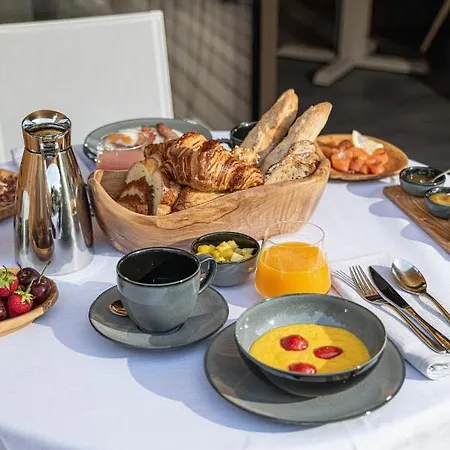 Отель Le Parc - La Table De Franck Putelat 5*
